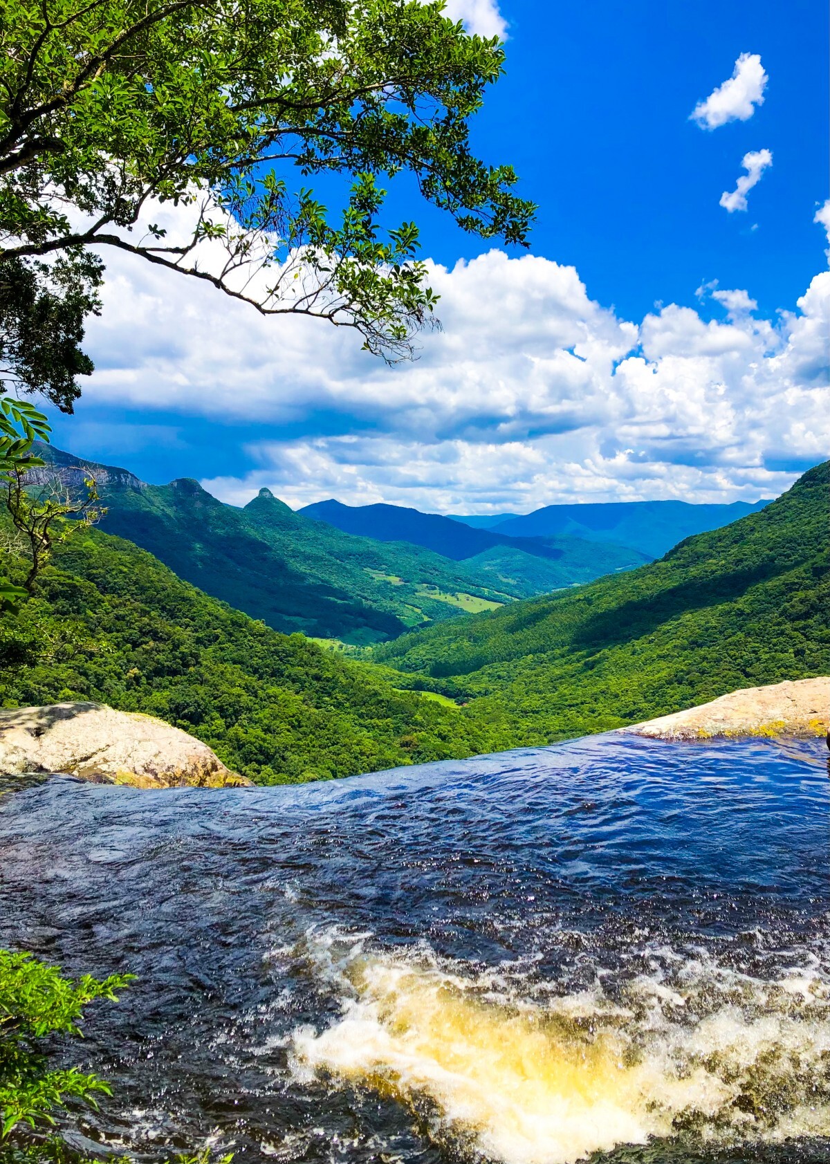 cascata-da-pedra-branca